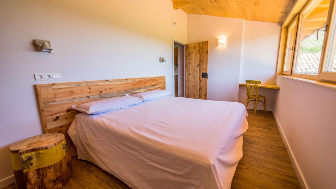 Eco-Apartaments Cal Rossa De Taus Екстер'єр фото